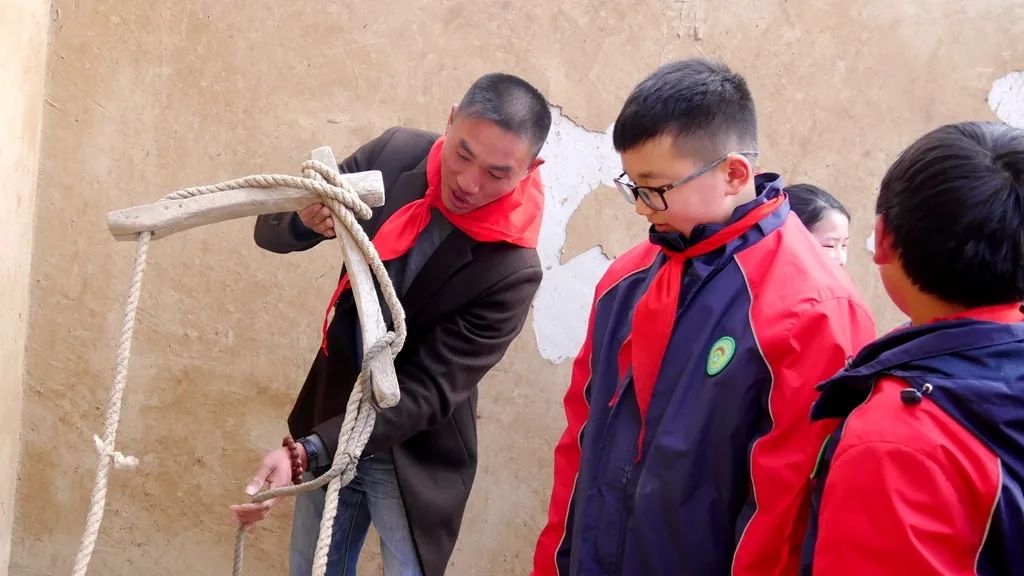 重温峥嵘岁月,传承红色基因——少年先锋队寻访董力生故居