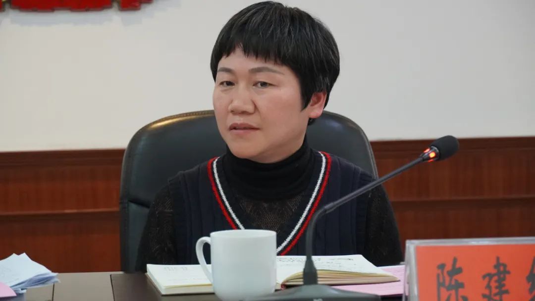 郴州中院召开队伍教育整顿第一次座谈会