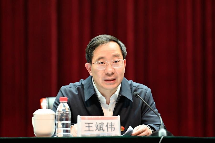 党委副书记钟仰进,副校长温小波,咸春龙,杨运东,邓诣群,蒋育燕,仇荣亮