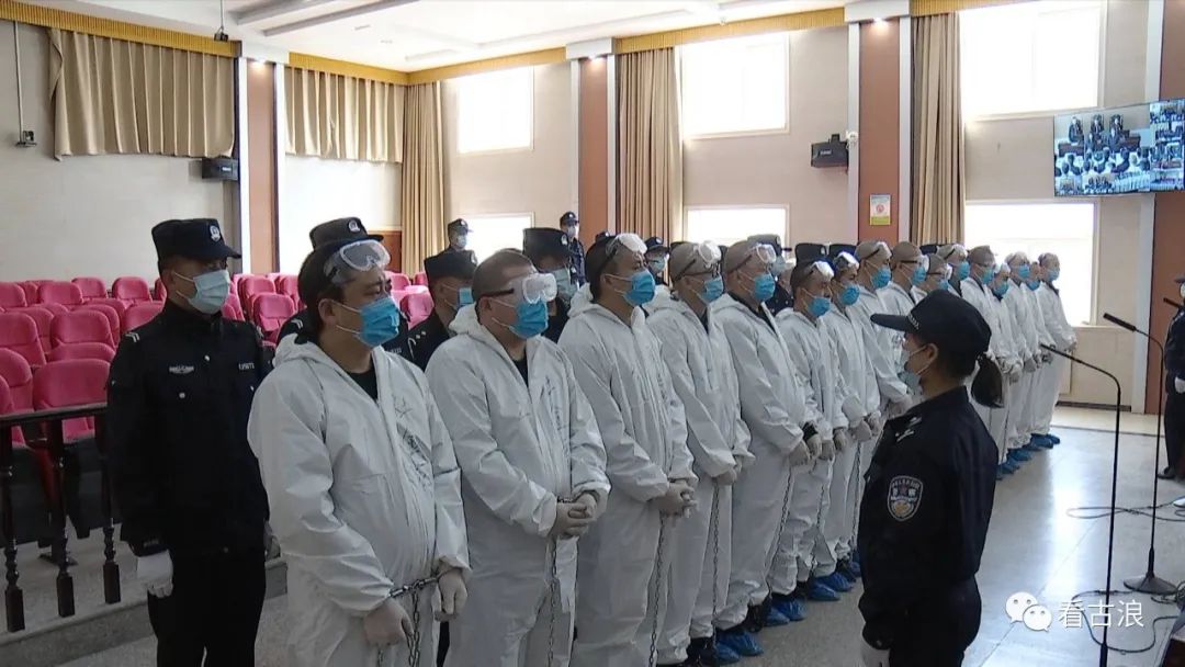 3月12日下午15时,随着法槌敲响,古浪县人民法院依法对杜某龙,杜某虎