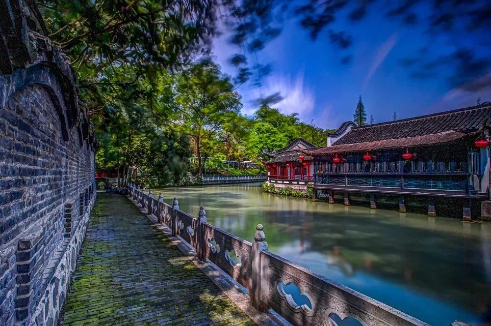 郭是扬州北城河沿河建筑古色古香古城扬州风貌犹存个园何园图片来源