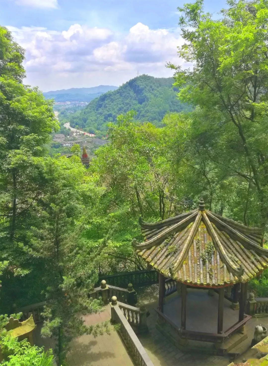 南充鹤鸣山风景区图片