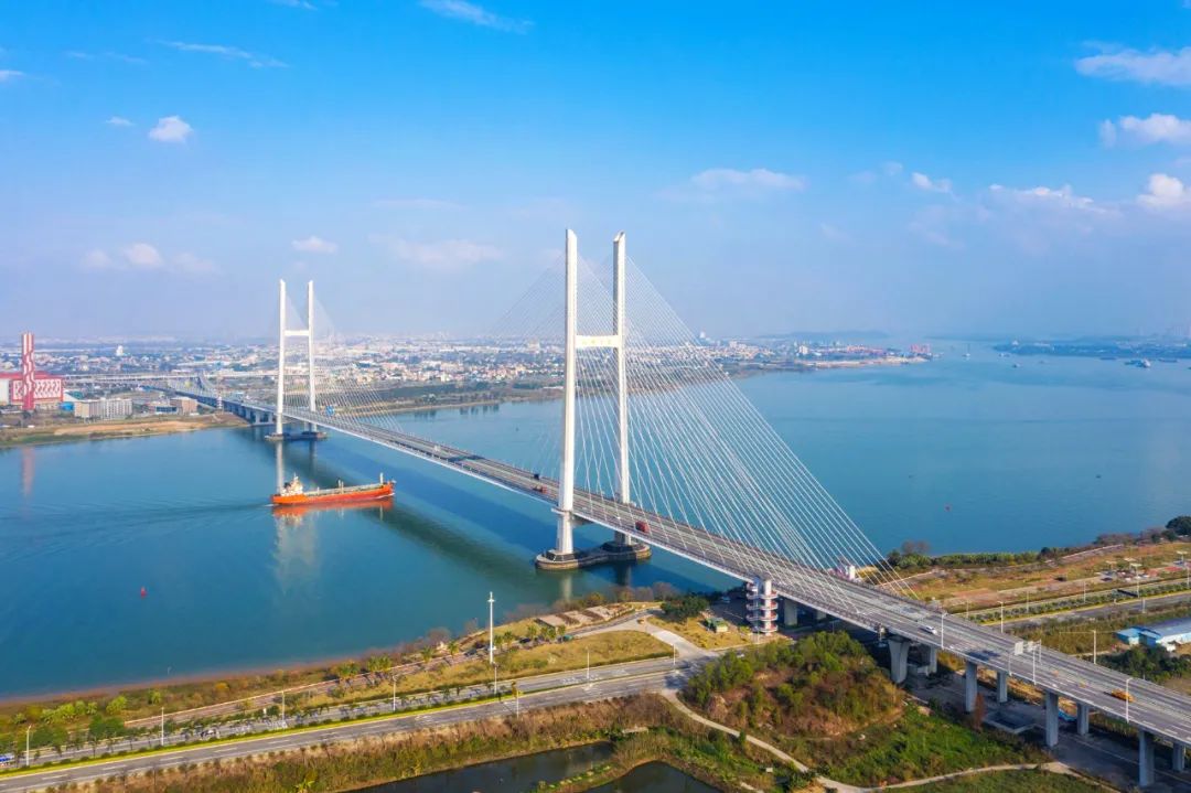 速看市长吴晓晖接受广州日报采访传递出这些重要信息