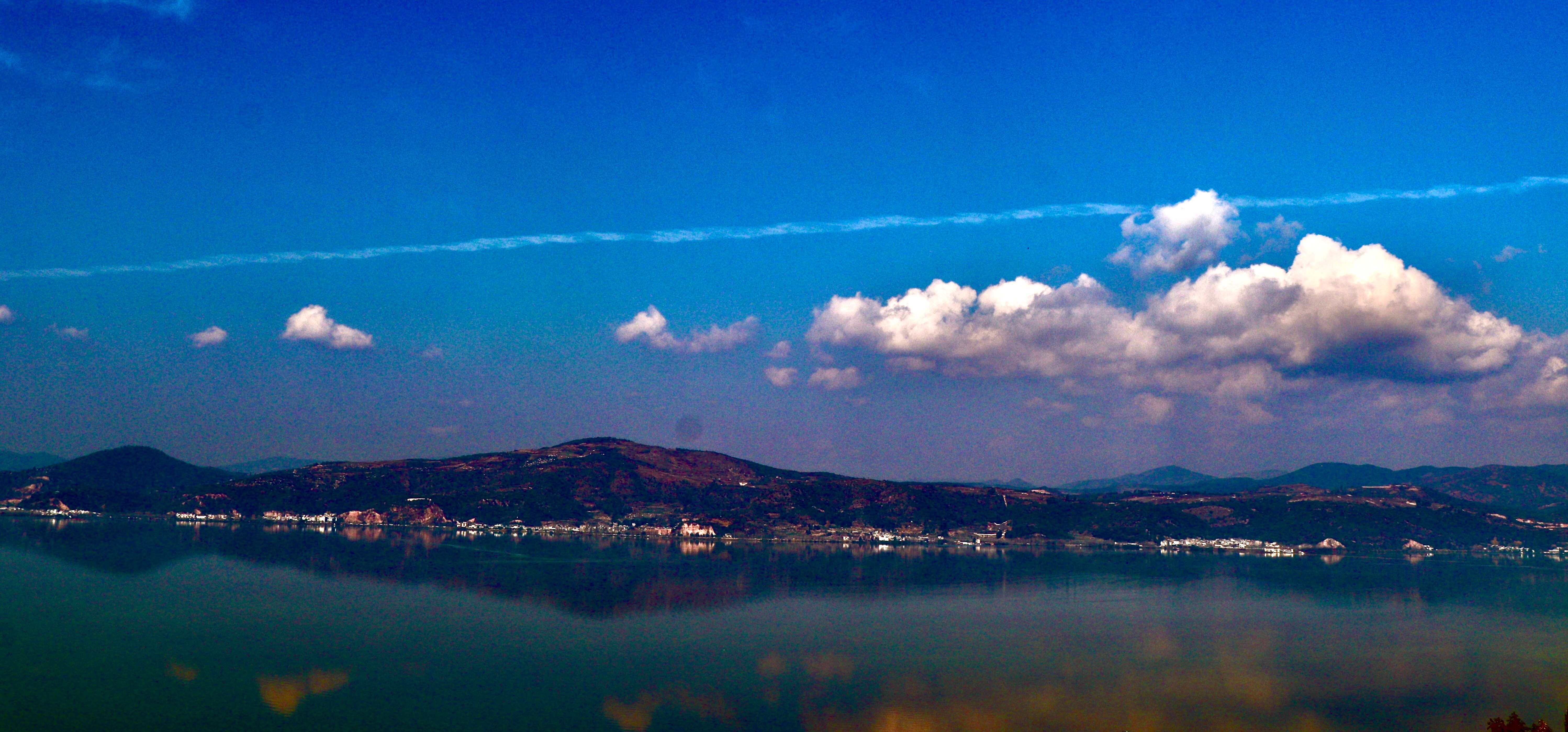 秋天落叶 云南星云湖