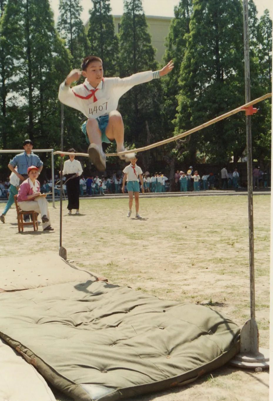 江川路小学60周年校庆在即,一批珍贵老照片流出,有你熟悉的身影吗?