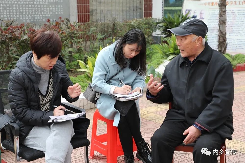3月16日,南阳日报副总编辑赵明媚携采访团队深入赤眉镇赤眉小学,探寻