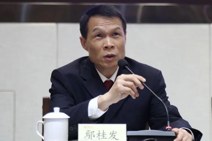 会上,鼓楼区检察院党组成员,政治部主任陈明春宣读《鼓楼区检察院队伍