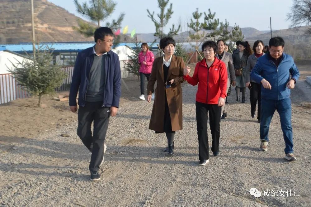 省妇联妇女发展部部长吴凤莲一行赴静宁县就静宁城乡发展工作进行调研