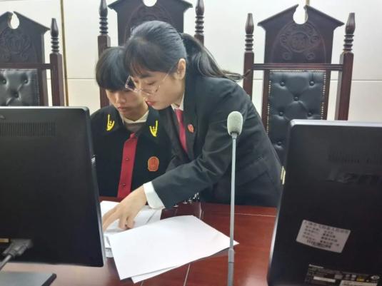 巾帼风采赖红梅绽放芬芳的冬日红梅