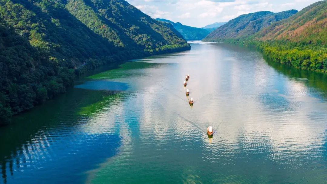 桐君山,严子陵钓台,七里扬帆,严州府古城,龙游石窟,信安湖,水亭门等