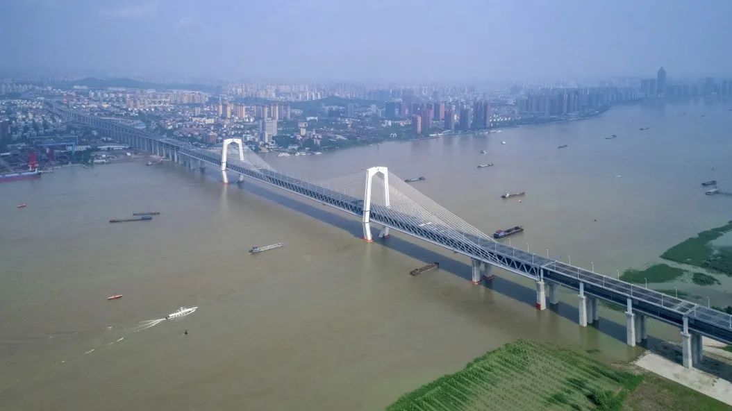 合福铁路铜陵长江大桥合福铁路铜陵长江大桥荣获2019年国家优质工程金
