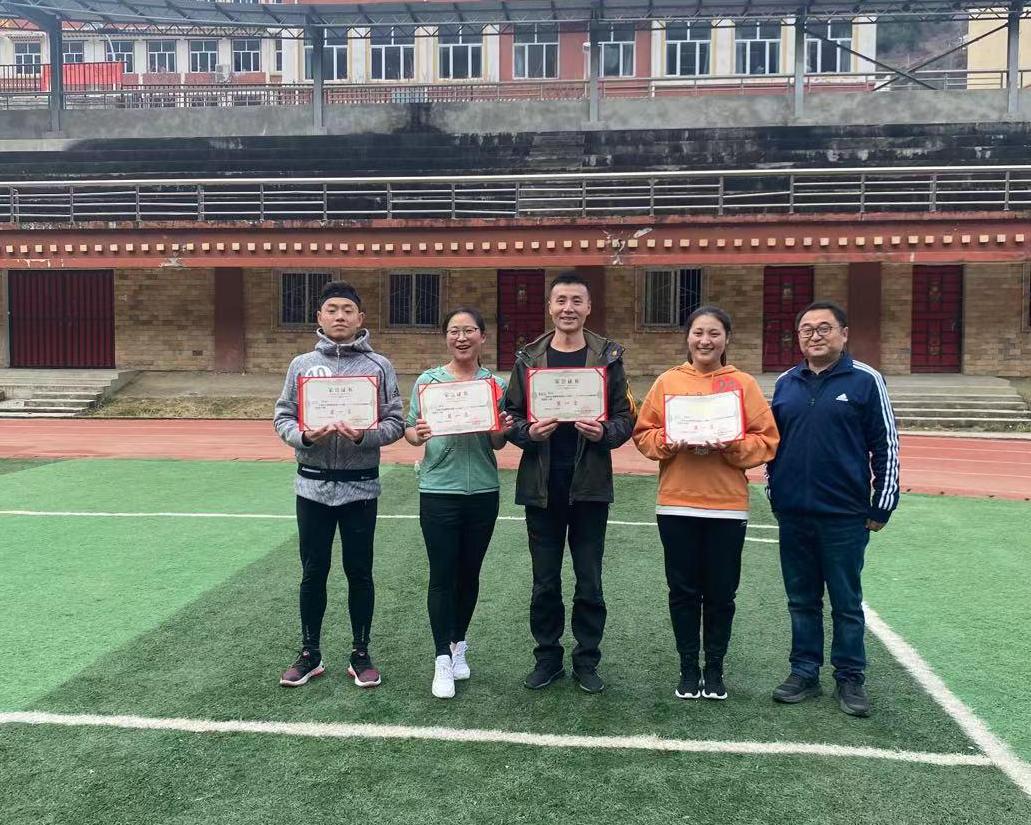 黑水县委办公室机关组织开展重走长征路暨庆祝第111个国际"三·八"