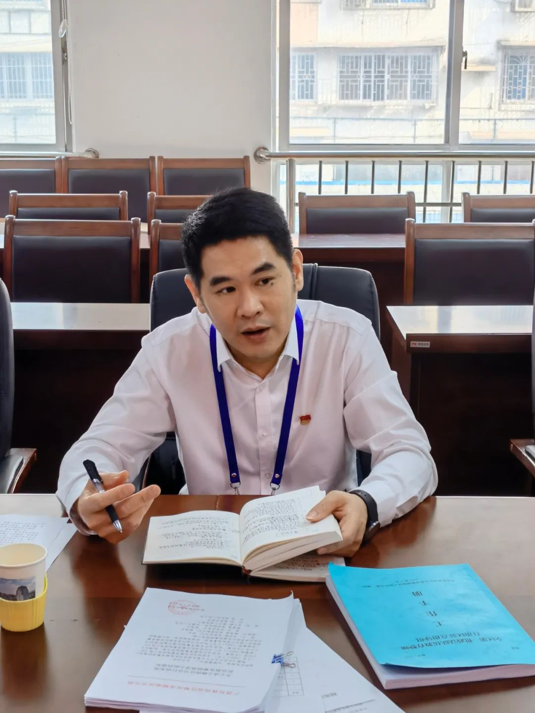 会上吴海宇组长传达了上级有关要求和文件精神,并介绍了自治区政法