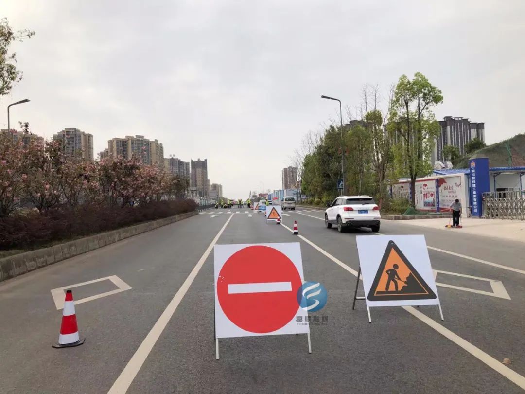 注意富顺二环路往互助高速收费站方向实行半封闭施工具体时间