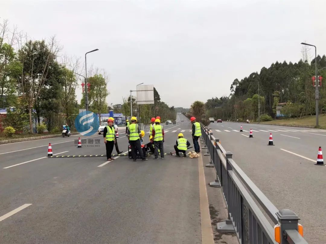 注意富顺二环路往互助高速收费站方向实行半封闭施工具体时间