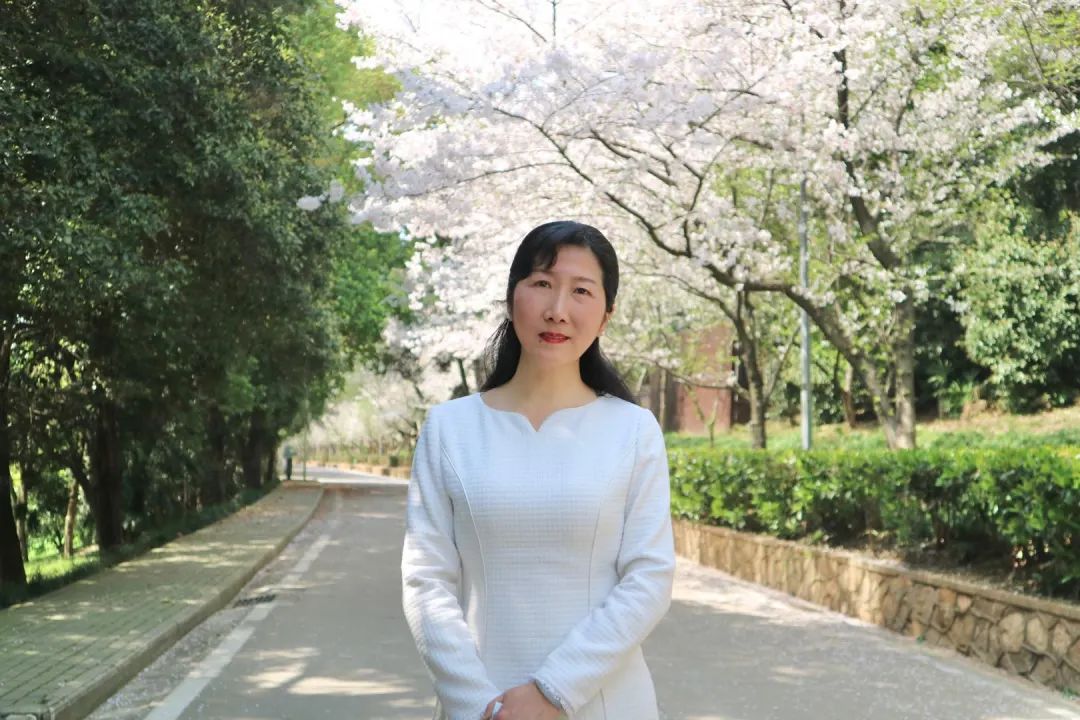 如果来武大看樱花,你一定会遇到ta......