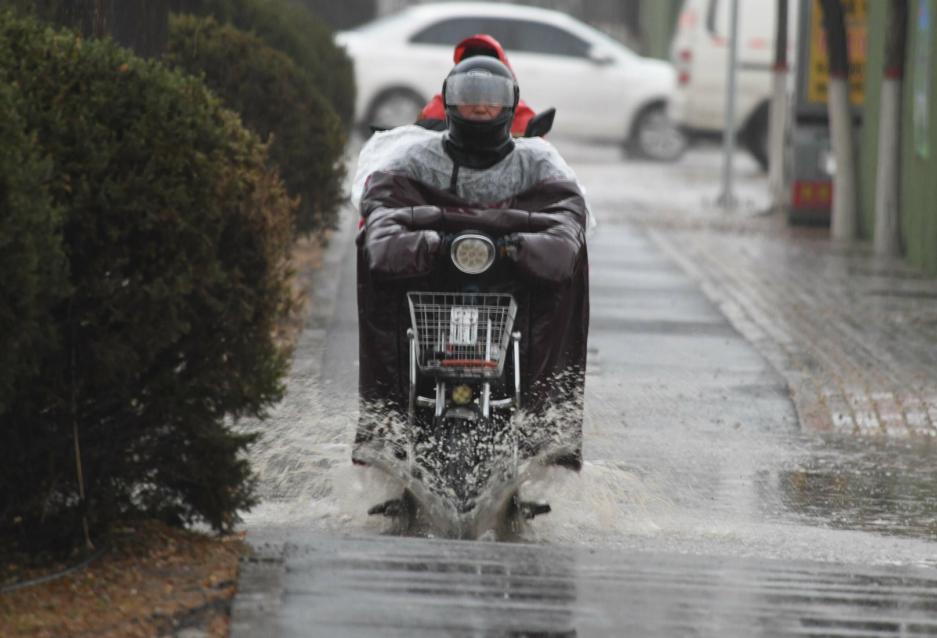 通知丨宁夏发布道路结冰黄色预警，小雪、雨夹雪、大风、沙尘继续！ 澎湃号·媒体 澎湃新闻 The Paper