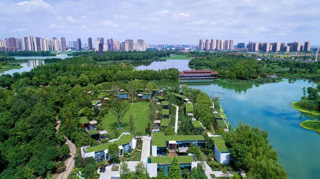 【上头条】在湖边睡一晚是一种怎样的体验?地球仓全面测评来袭