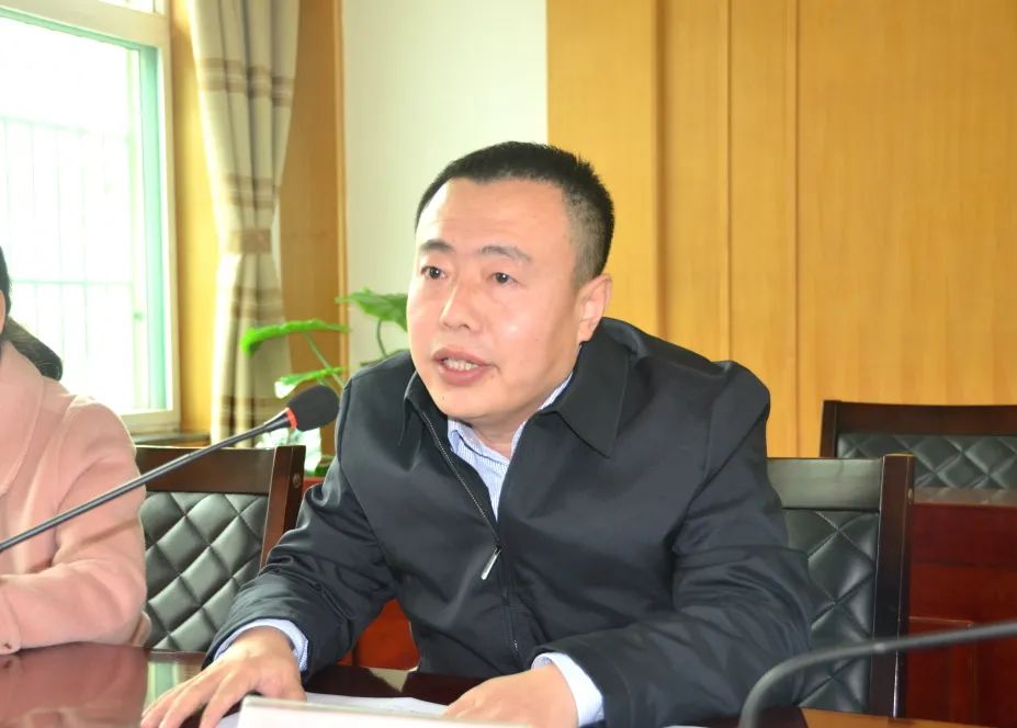 会上,郭俊同志宣读了关于陵川法院主要领导职务任免的通知