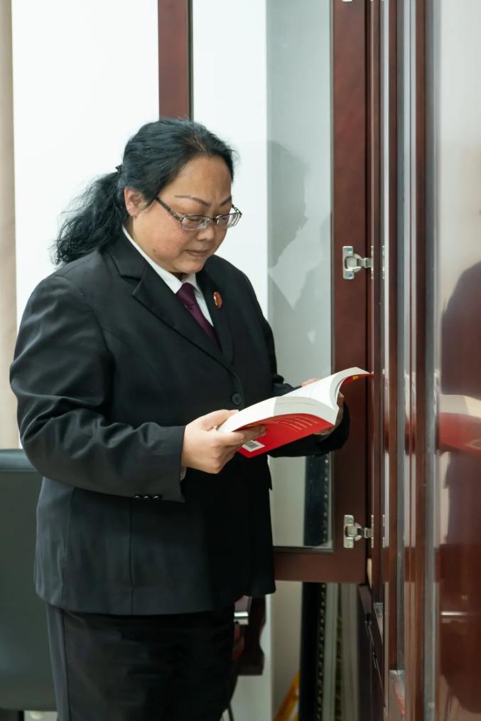 政法英模宿松法官吕芳三十年坚守审判一线一片丹心光耀法魂