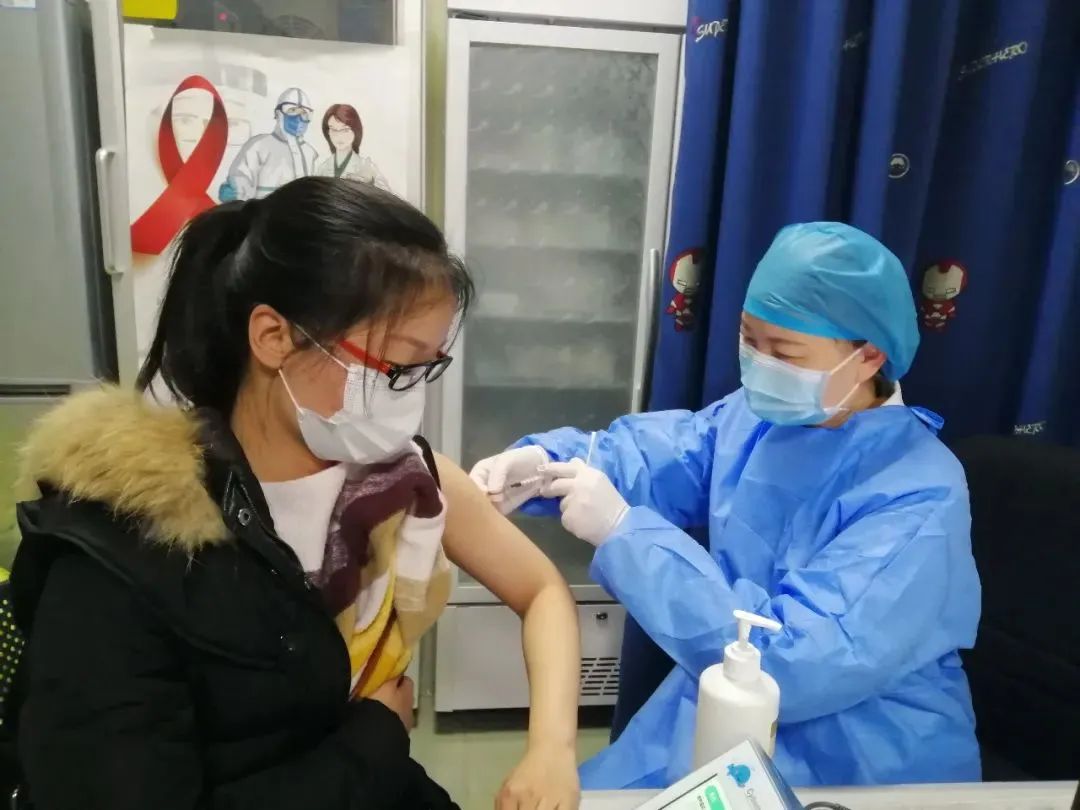 疾控专家提醒打完新冠疫苗这些事别做