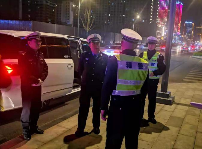 临汾市公安局交警支队副支队长祁军社督导检查市区道路交通网格化管理