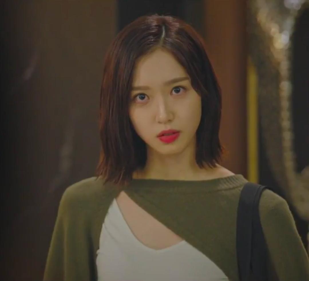 顶楼的女人们用百元平价货搭配大牌也能穿出财阀千金的豪气