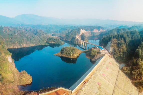 方志四川61世界水日特辑艰辛建设破难题引得清泉润万家九龙水库建设