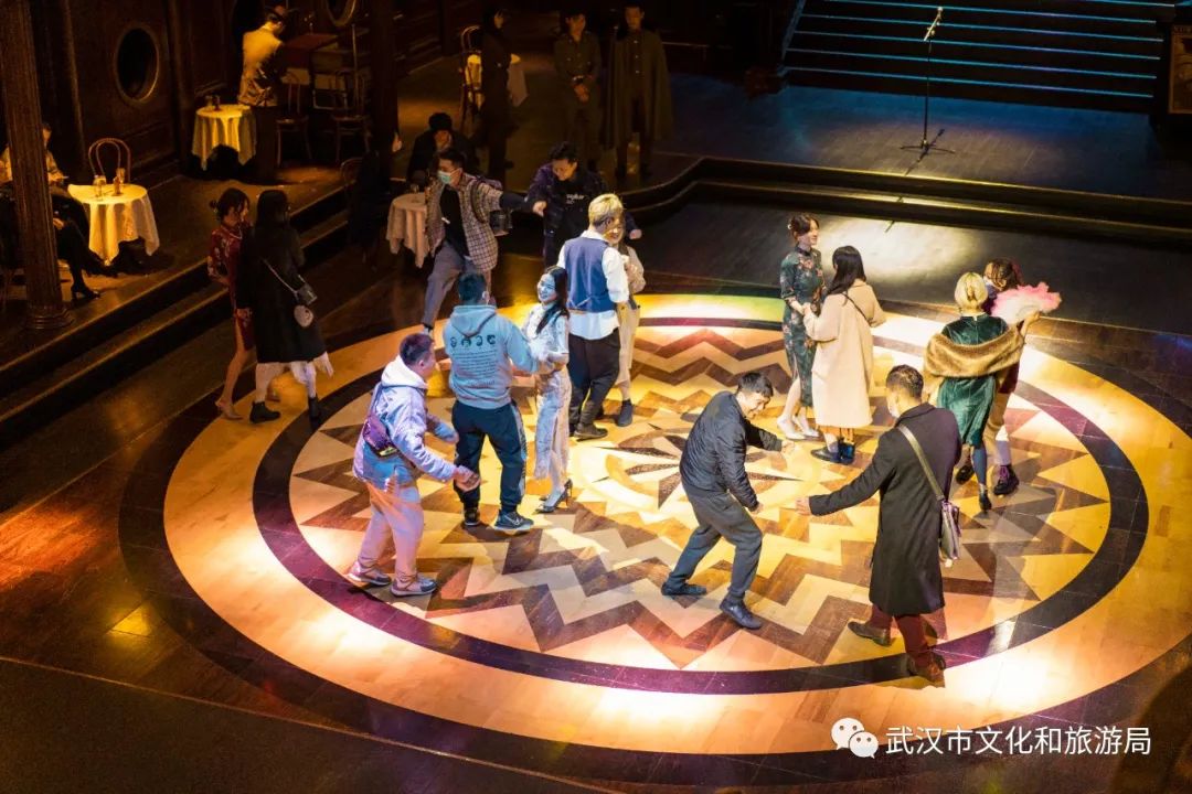 知音号上玩穿越剧本杀挑战专业演员