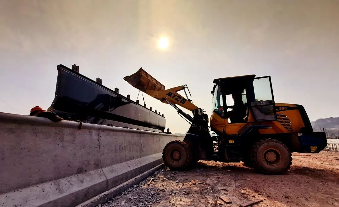 架桥铺路筑坦途——直击南北大道二期工程建设现场