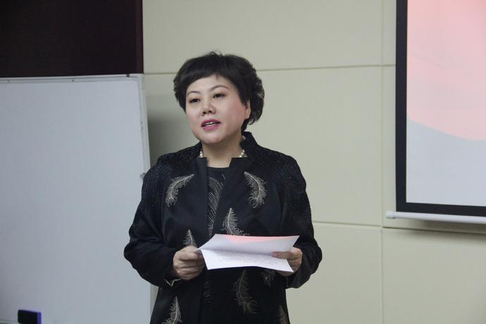 论坛会上,锦波董事长杨霞展示了锦波生物研究院最新的科研成果,重庆