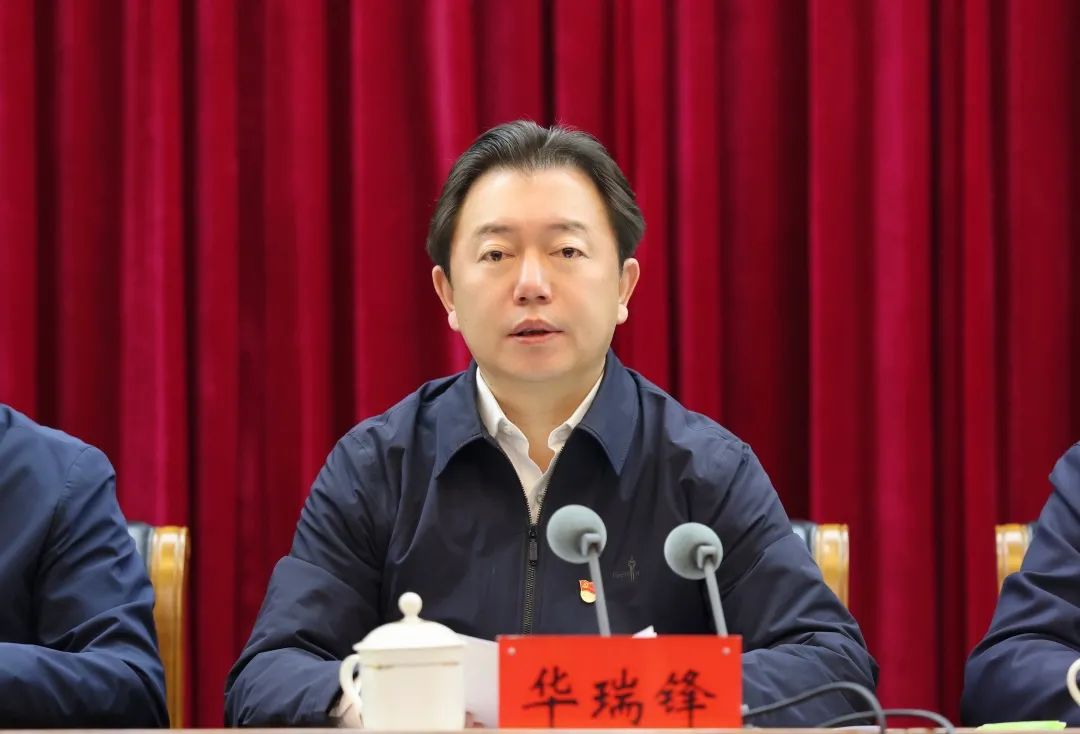 随后,乌兰木伦镇,纳林陶亥镇和乌兰集团,兰家塔富源煤矿依次进行交流