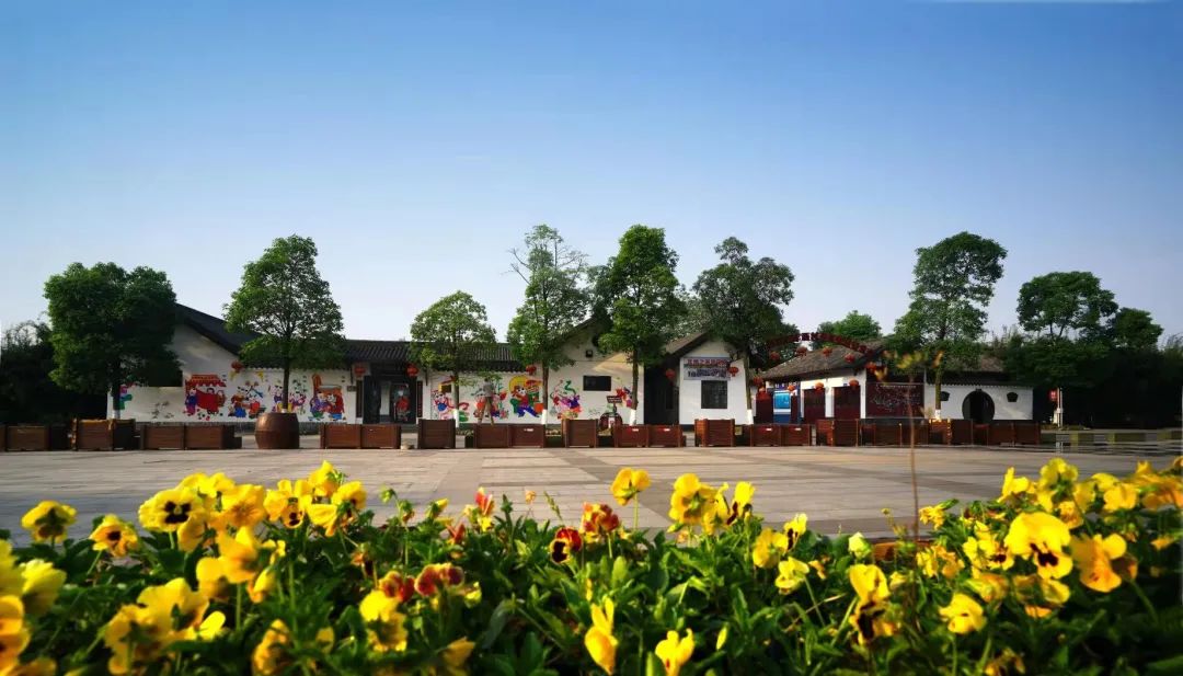 更多四川春光峨眉山春茶 绵竹年画村 金川梨花74 16:00嘉阳小火车从