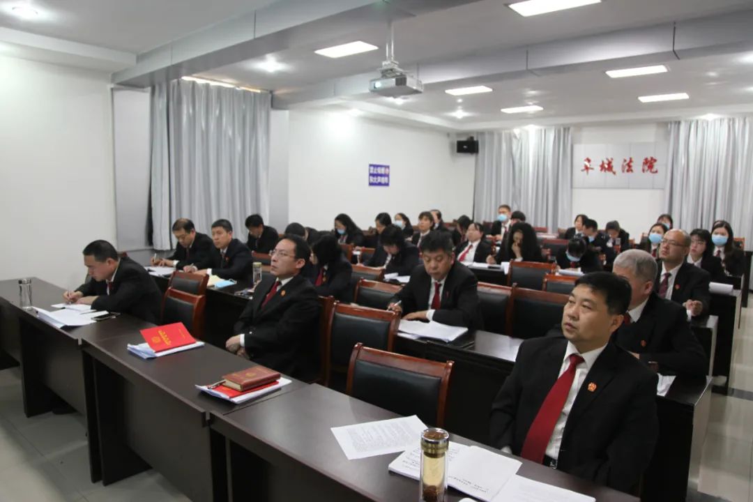 阜城法院组织干警观看红色电影《狼牙山五壮士》