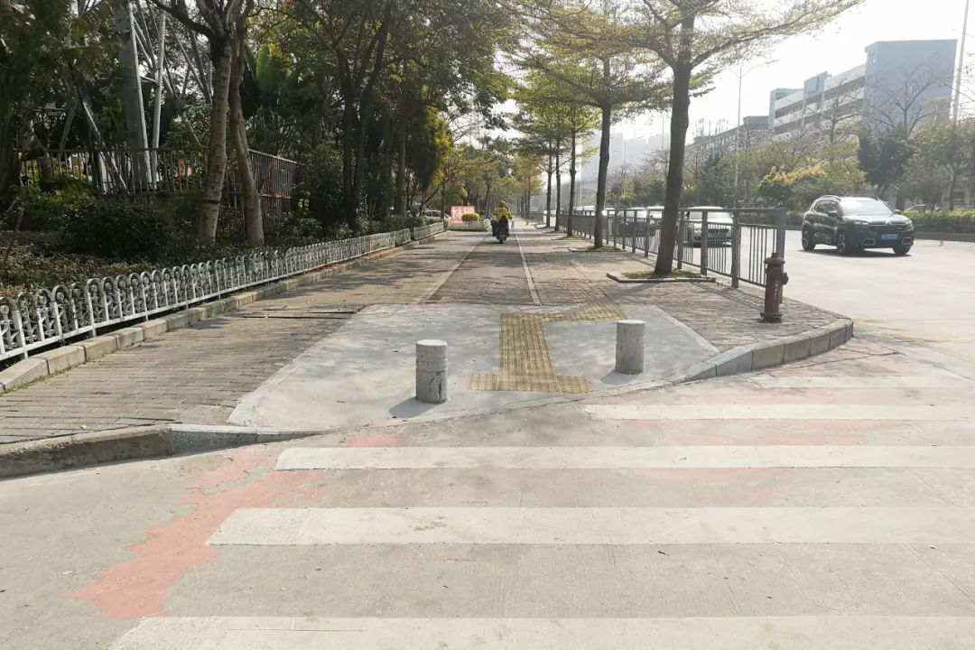 我为群众办实事 | 积极构建无障碍道路出行环境