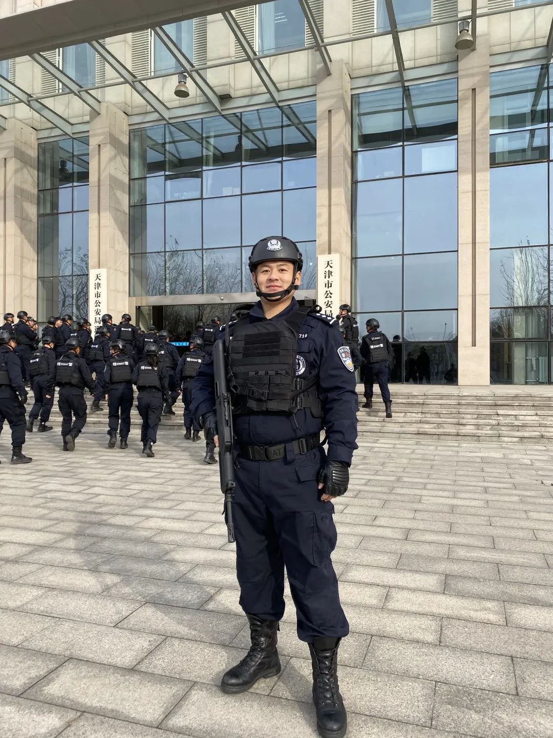 的大案子并不是跟电视剧里一样天天都有可是当上警察之后才发现2003年