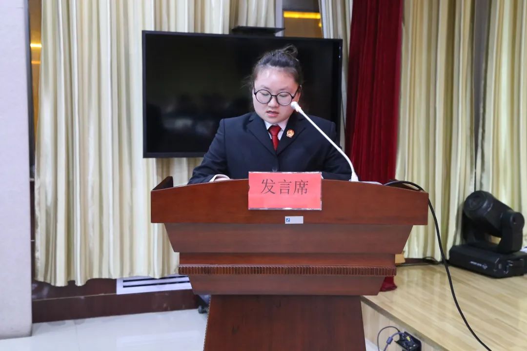 沙坡头区法院党组书记,院长刘伟为全院干警讲主题党课