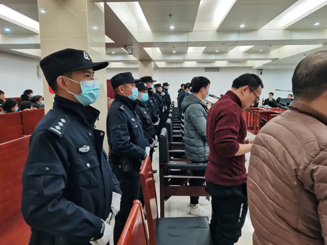 警容警貌展示法警力量庭审保障彰显司法权威