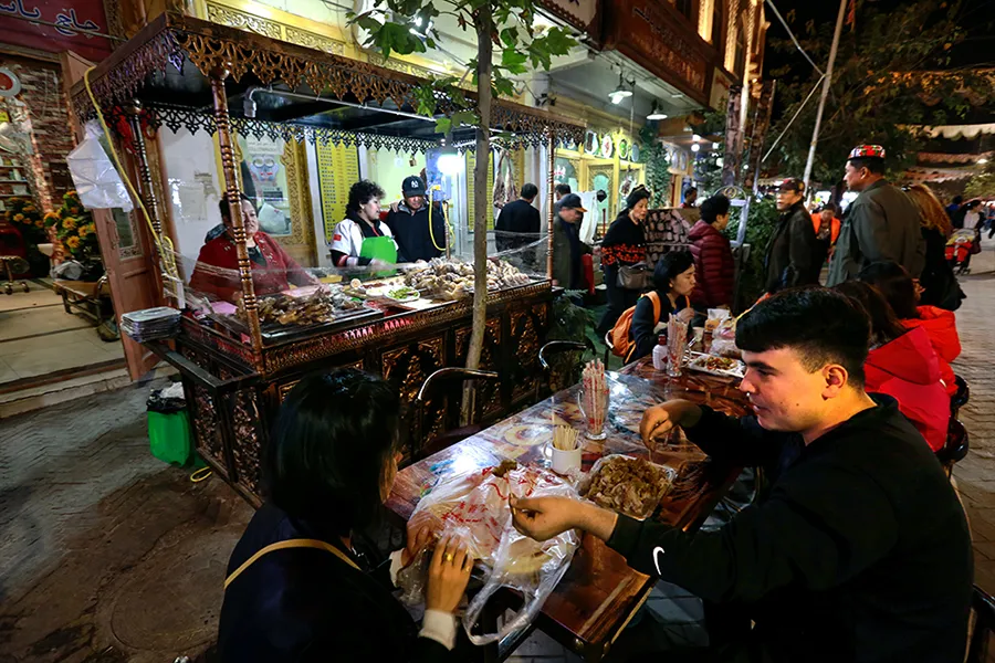 美食手工艺堆满街新疆喀什一条街的诱惑