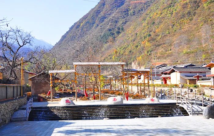 嗨遍陇南白马藏寨浴火生歌声嘹亮留客来