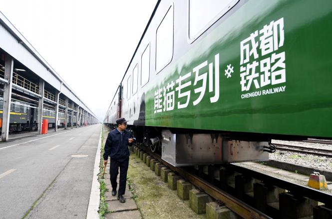 国内顶级旅游专列来了有私人管家和特级软卧的那种