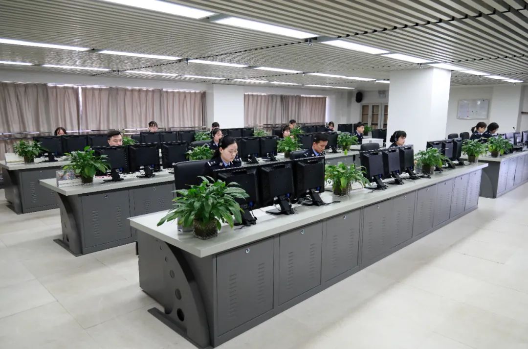 巾帼荣耀 | 全国三八红旗集体咸阳市公安局指挥部指挥中心:时刻守护