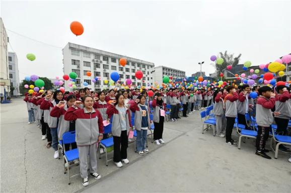 忻城县中学图片