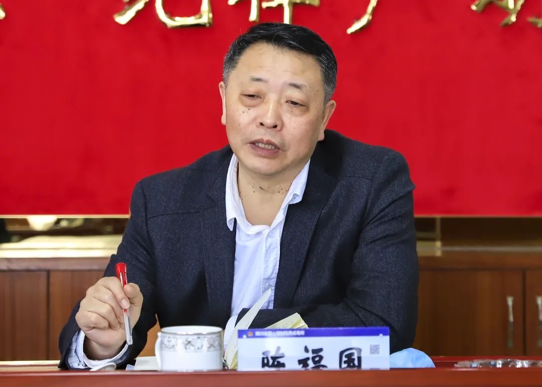 指导组副组长陈福国还代表指导组出席了有眉山市东坡区人大,政协委员