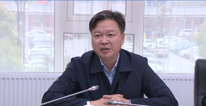 副书记,区委政法委书记,区直机关工委书记汪波,副区长刘可立参加会议