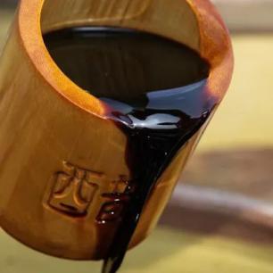 醋瓶一倒就能知道醋的好坏!只要10秒,去超市再也不迷惑