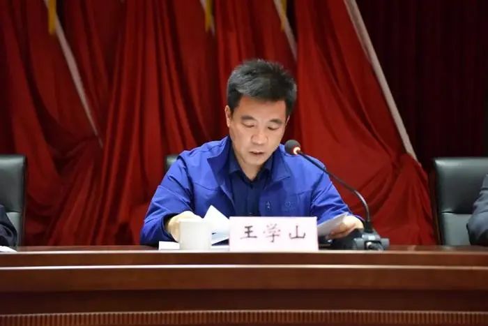 村居两委换届专栏严肃换届工作纪律保证换届风清气正