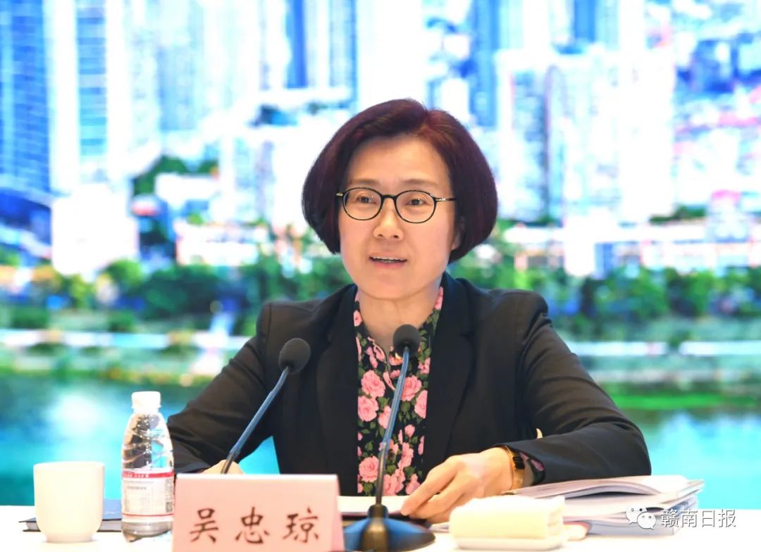 省委常委,市委书记吴忠琼出席并讲话.