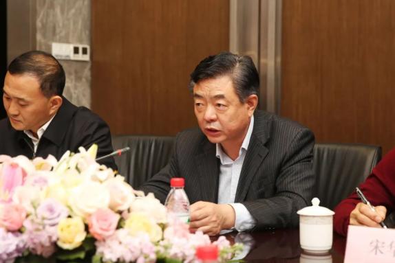 是一家集资本运营,文化旅游,艺术品开发,影视传媒,互联网科技,国际