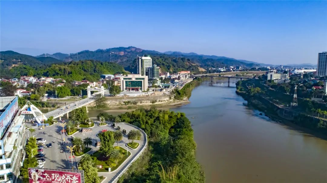 河口县:民族团结促开放 边境和谐固国门